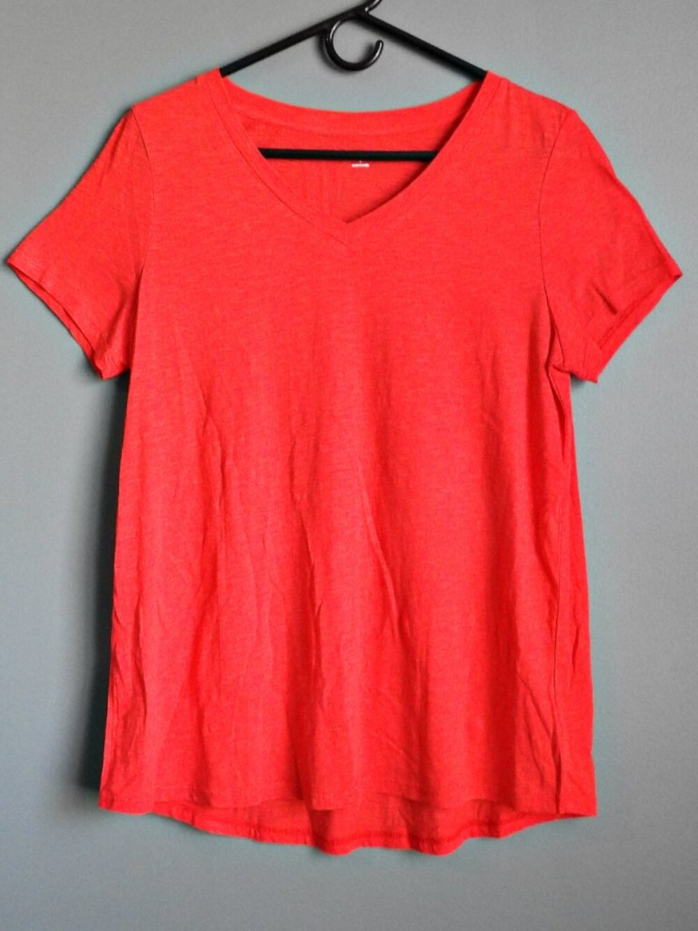 2/$15 New Directions Bright Orange V-Neck Shirt Size Large